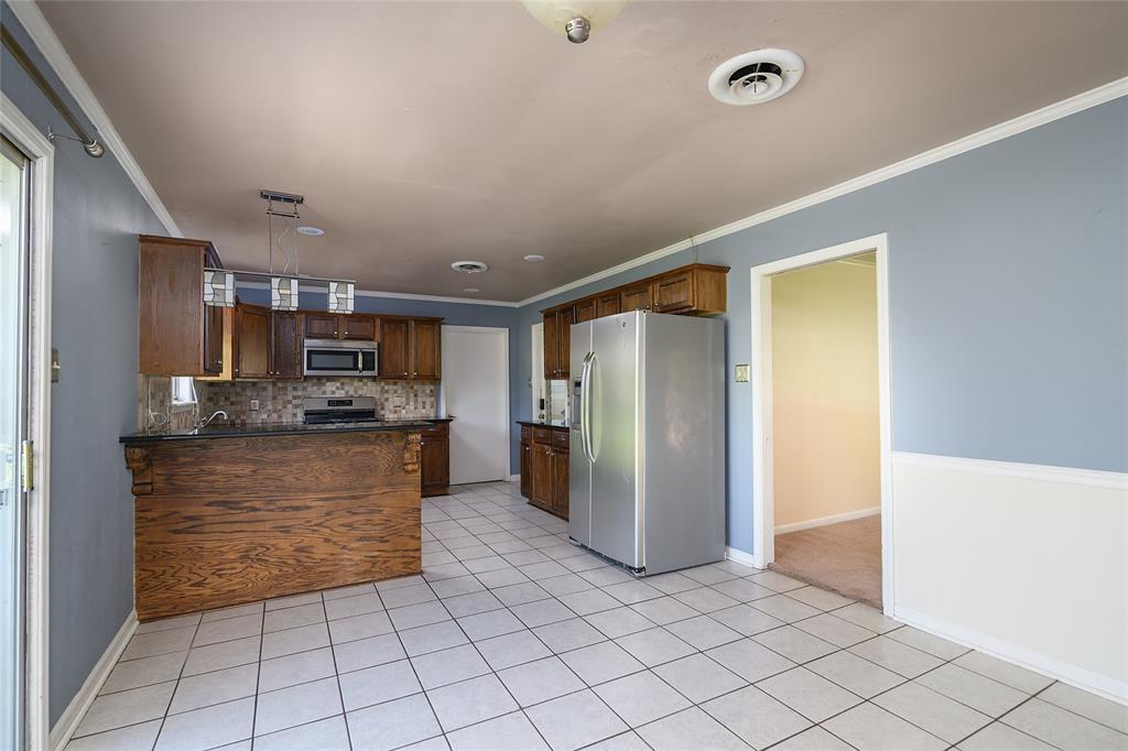 5810 Lovers Lane Property Photo 6
