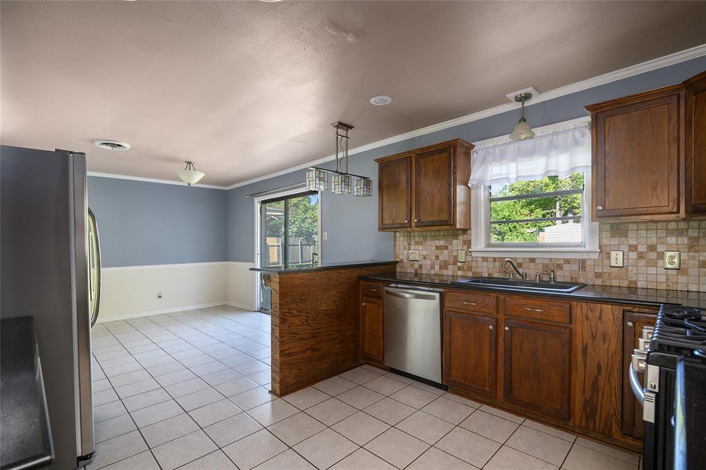 5810 Lovers Lane Property Photo 7