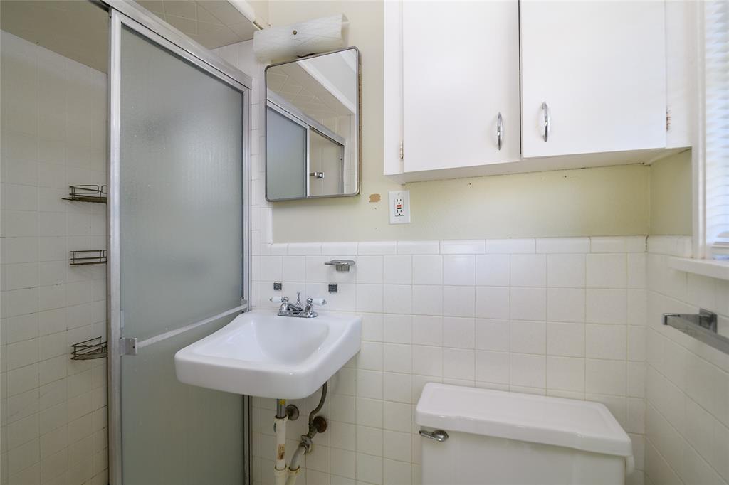 5810 Lovers Lane Property Photo 10