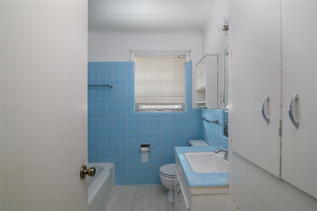 5810 Lovers Lane Property Photo 13