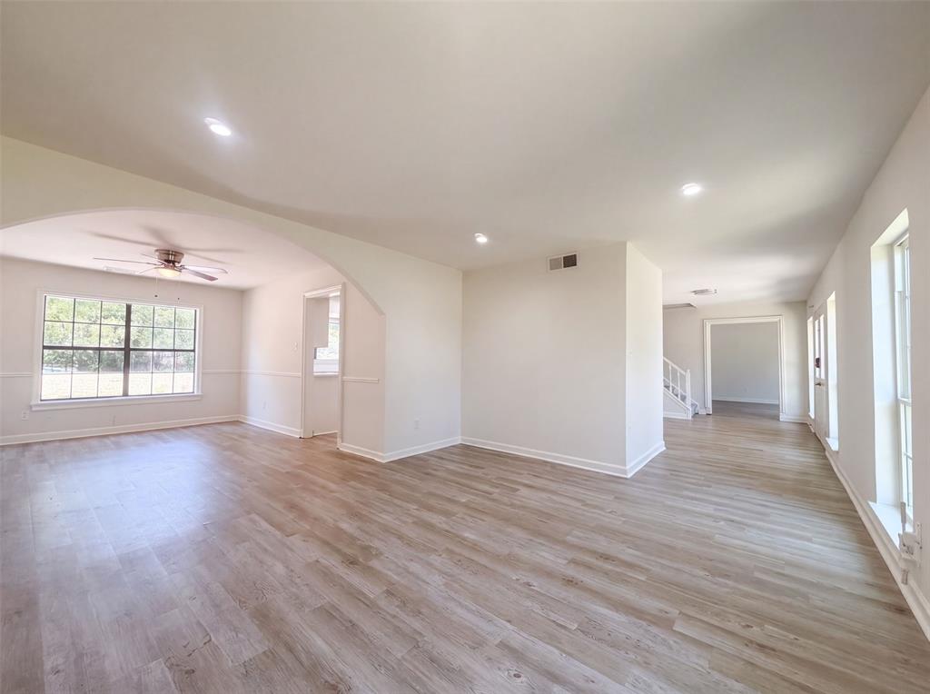 526 Royal Valley Road Property Photo 2