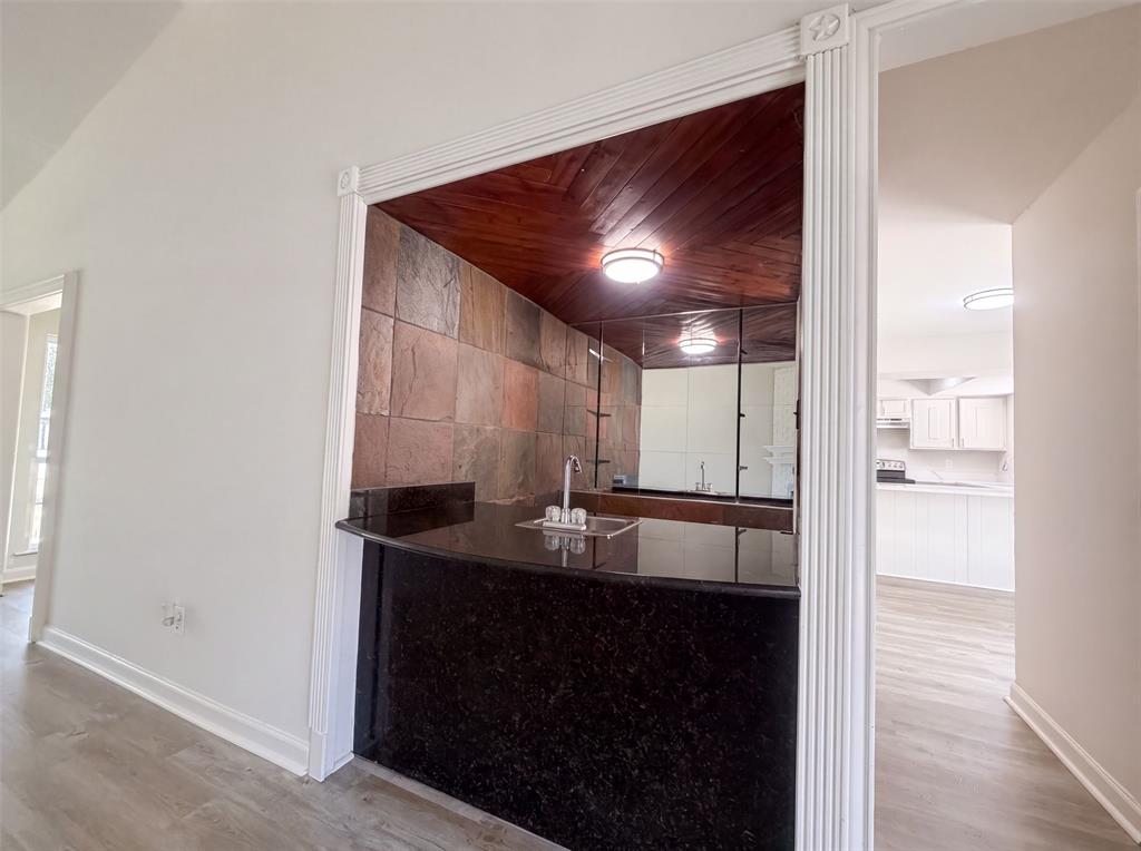 526 Royal Valley Road Property Photo 6