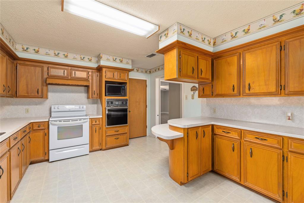 6370 Highway 16 Property Photo 9