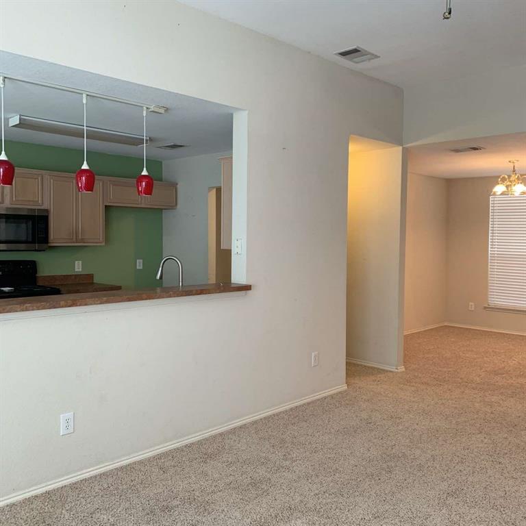208 N Rolling Meadows Drive Property Photo 4