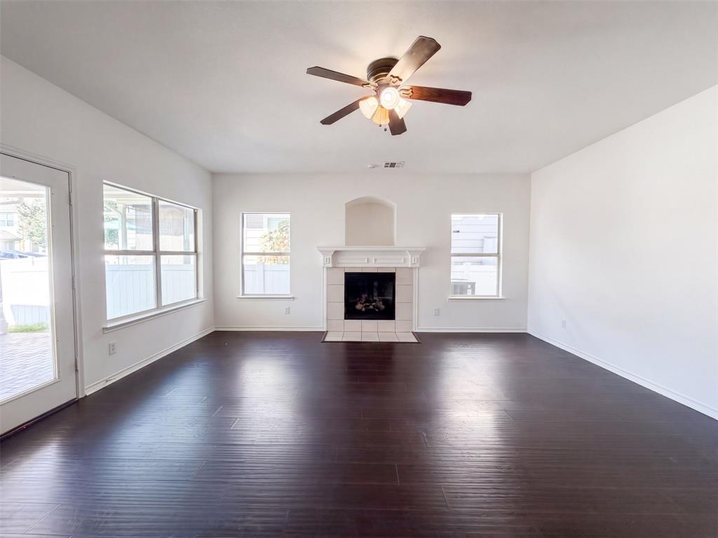 1232 Spanish Moss Drive Property Photo 4