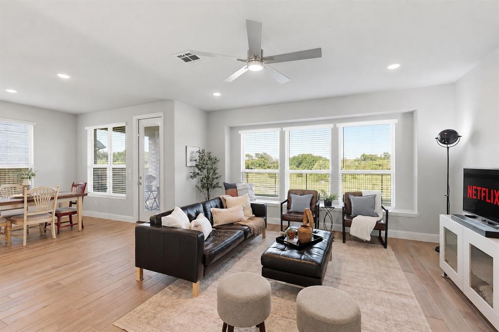 10000 Sequoia Street Property Photo 16