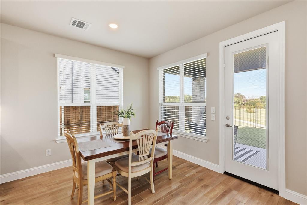 10000 Sequoia Street Property Photo 18