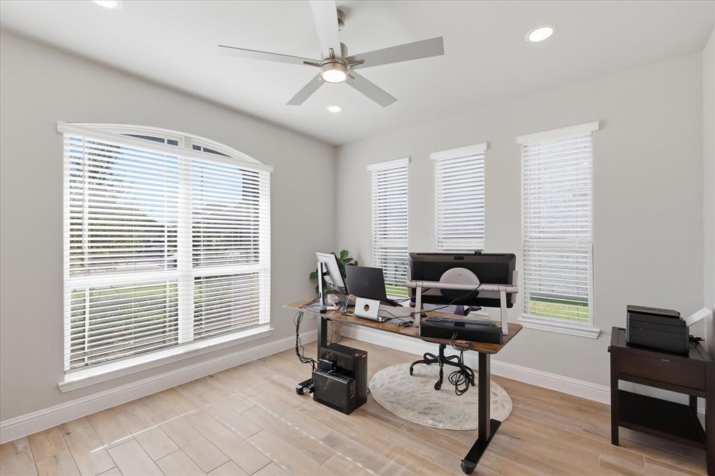 10000 Sequoia Street Property Photo 20