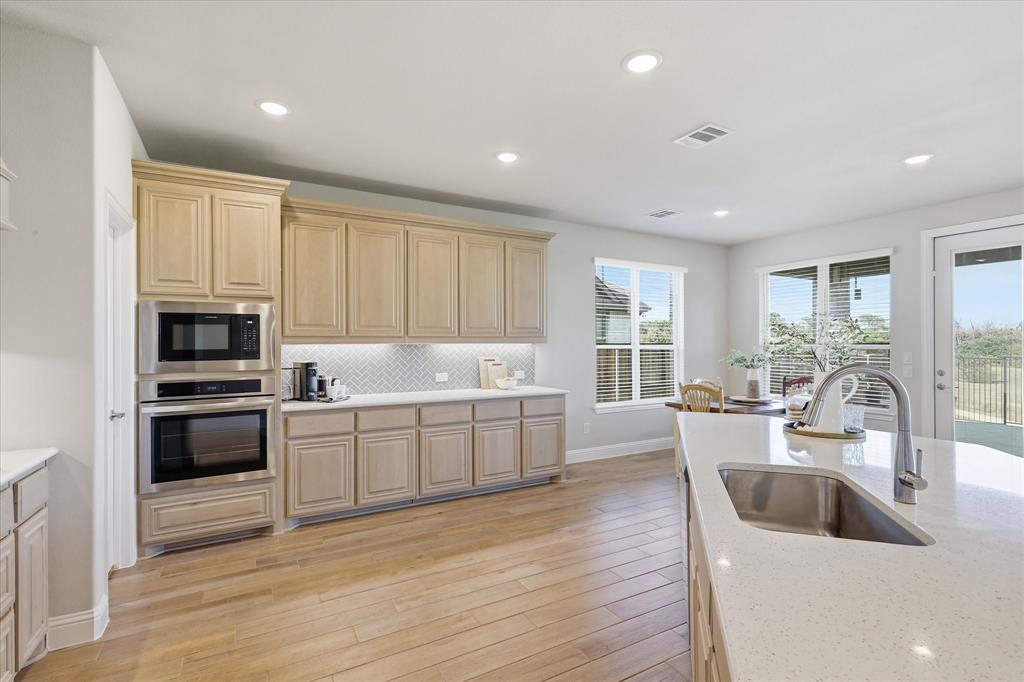 10000 Sequoia Street Property Photo 22