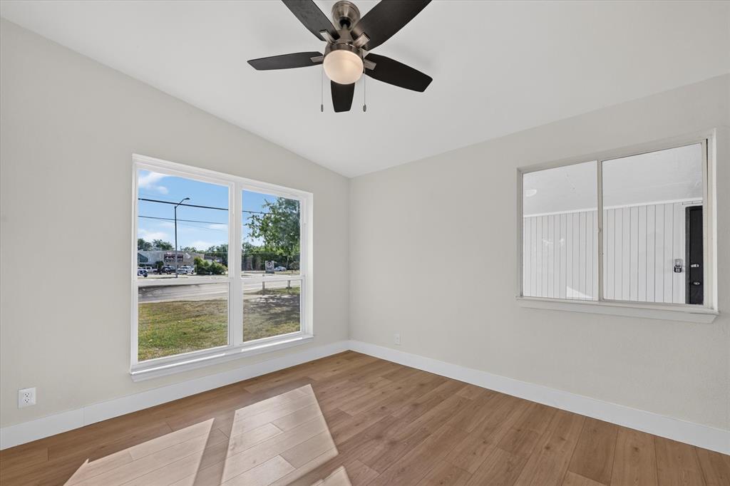 1037 W Grubb Drive Property Photo 12