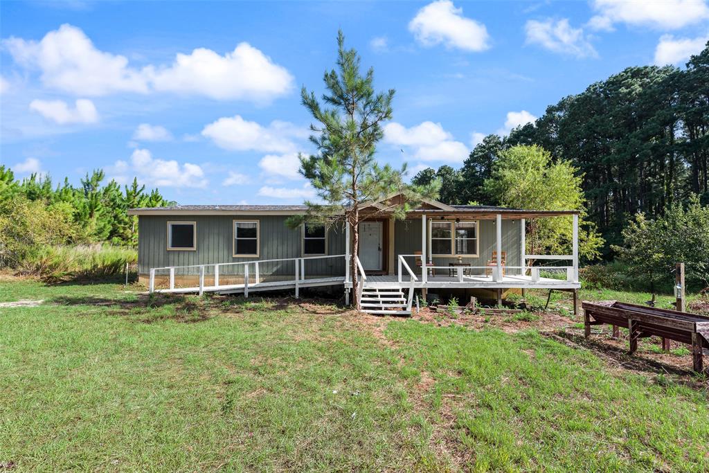 7401 County Road 4613 Property Photo 1