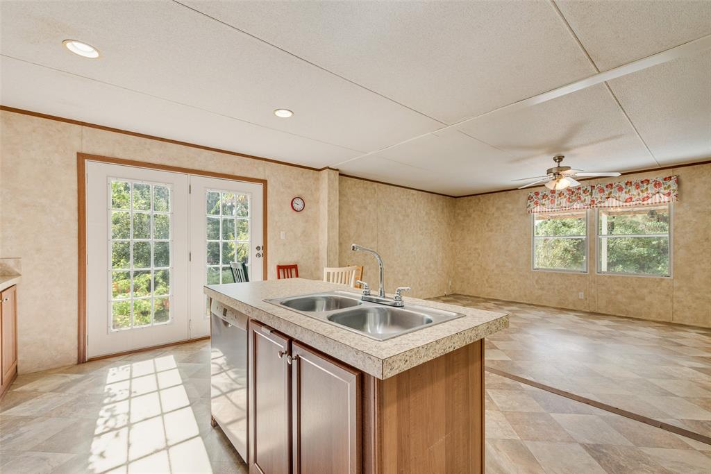 7401 County Road 4613 Property Photo 5