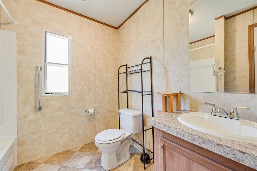 7401 County Road 4613 Property Photo 13