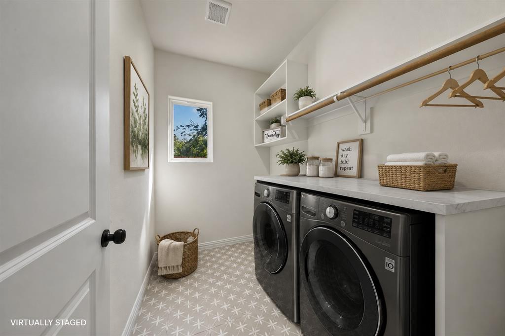 5559 Mercedes Circle Property Photo 18