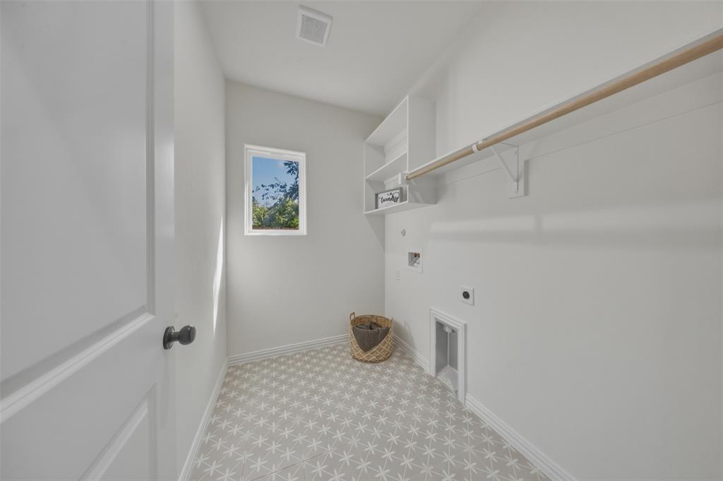 5559 Mercedes Circle Property Photo 19