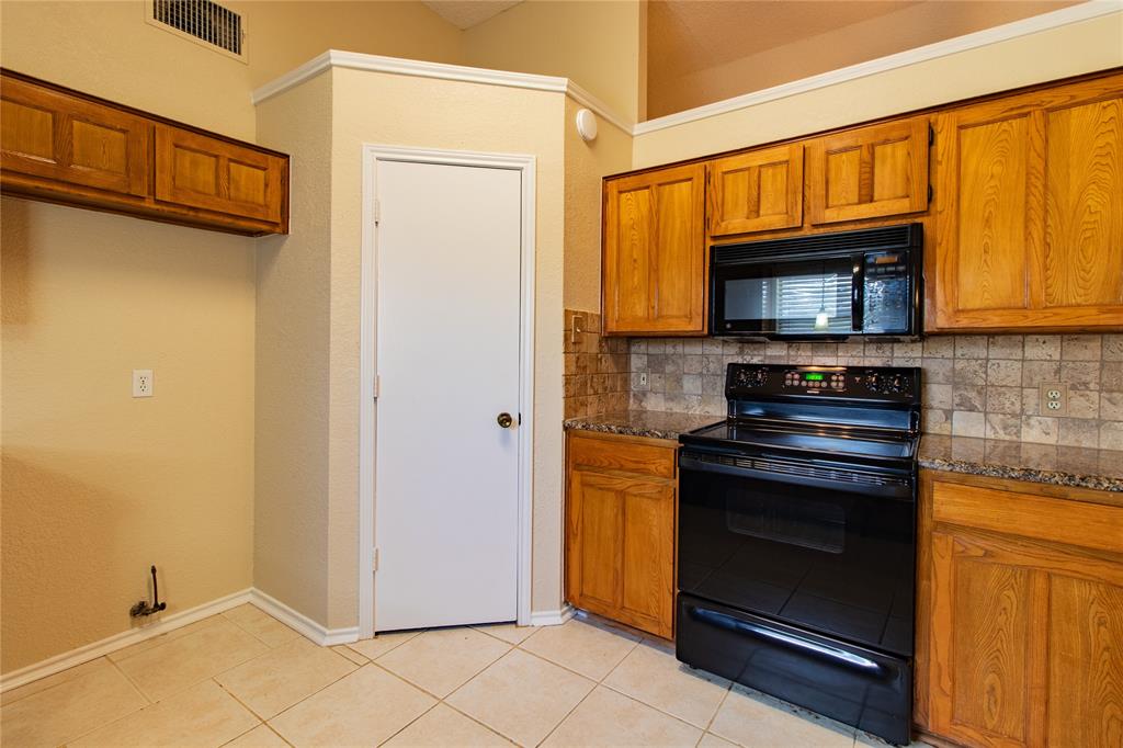 8220 Willis Lane Property Photo 4
