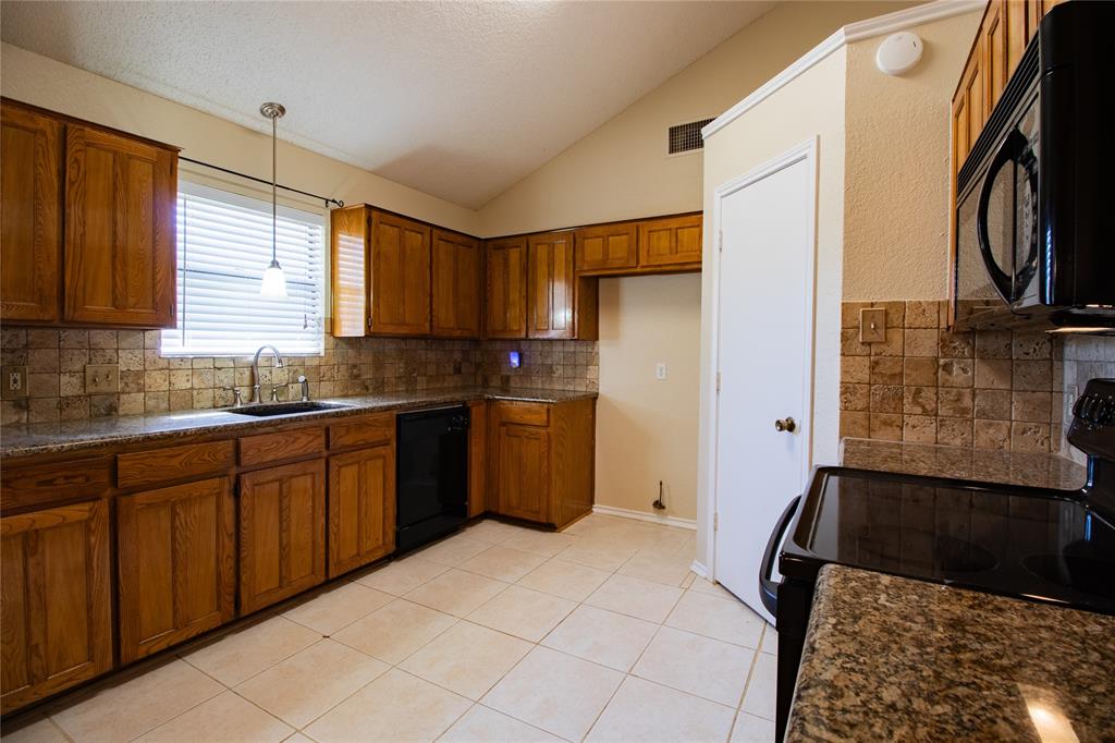 8220 Willis Lane Property Photo 5