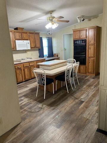 548 E Us Highway 69 Property Photo 2