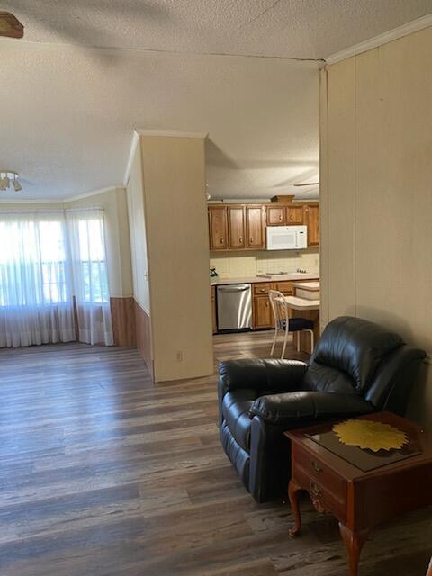 548 E Us Highway 69 Property Photo 7