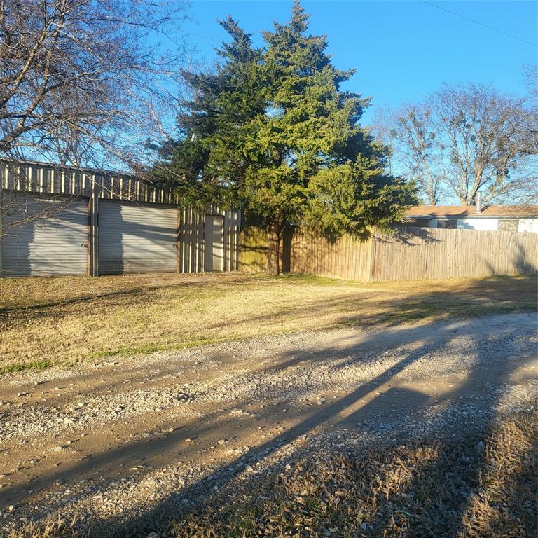 548 E Us Highway 69 Property Photo 8