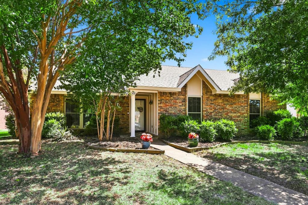 1302 Rivercrest Boulevard Property Photo 1