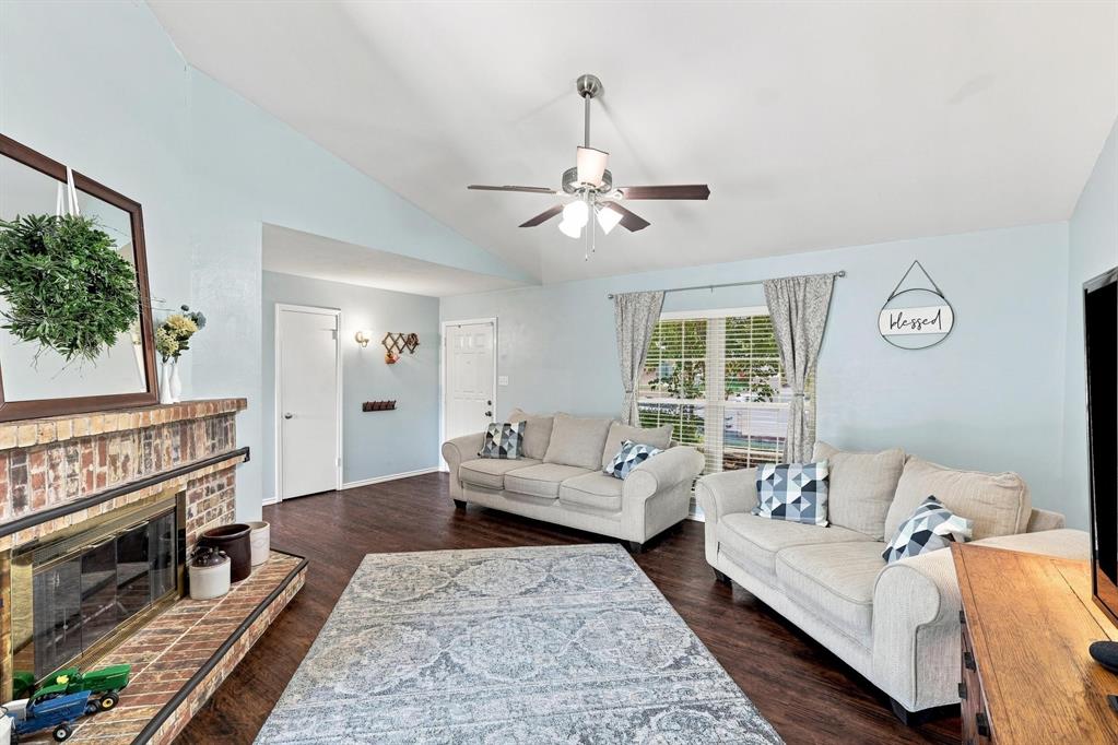 1302 Rivercrest Boulevard Property Photo 2