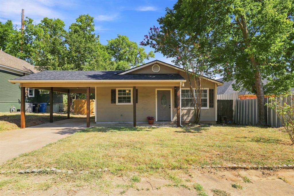 217 E Hull Street Property Photo 1