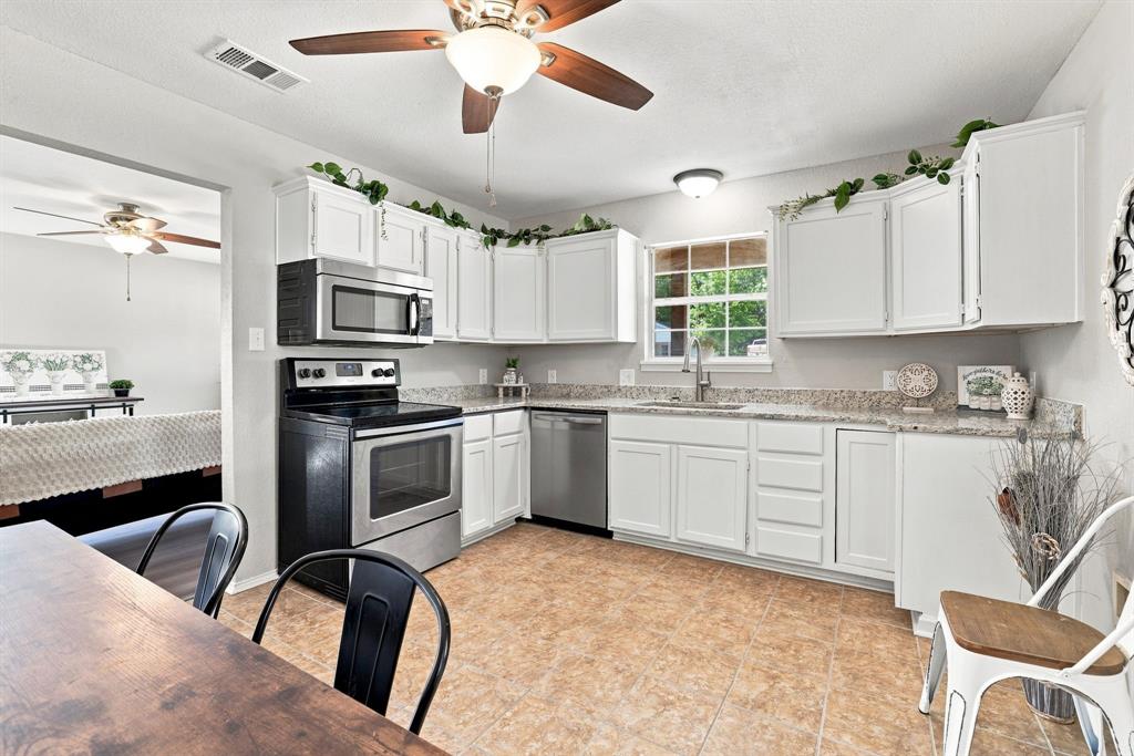 217 E Hull Street Property Photo 6