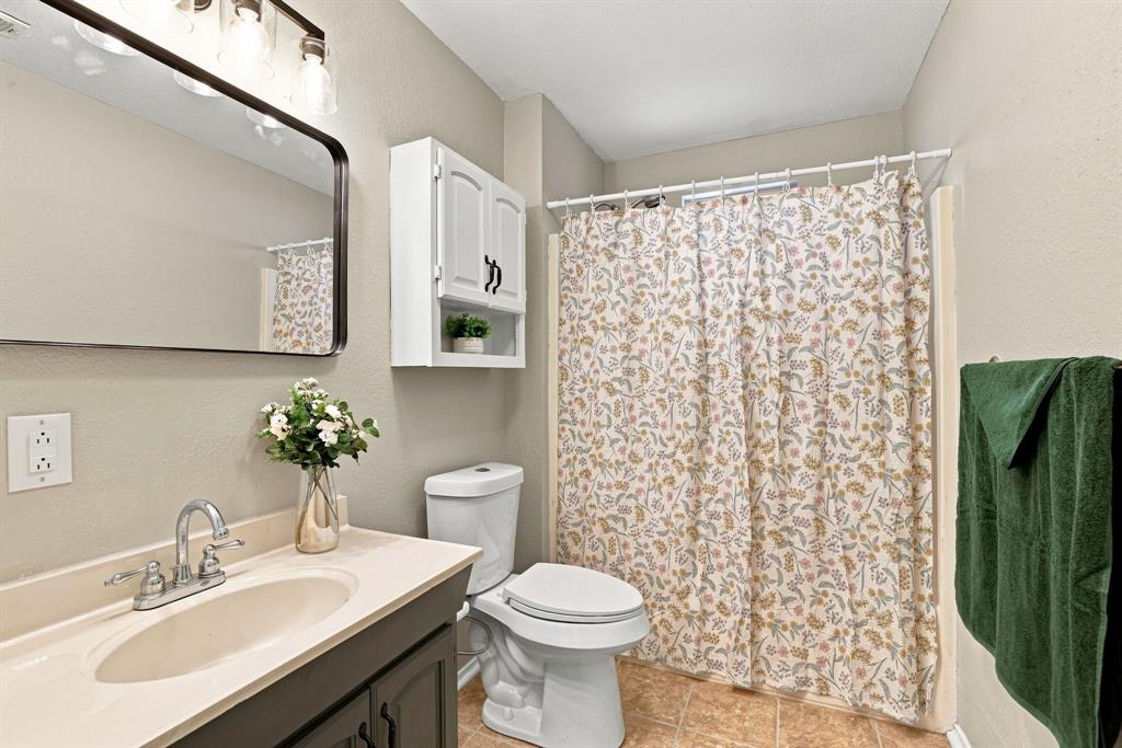 217 E Hull Street Property Photo 8