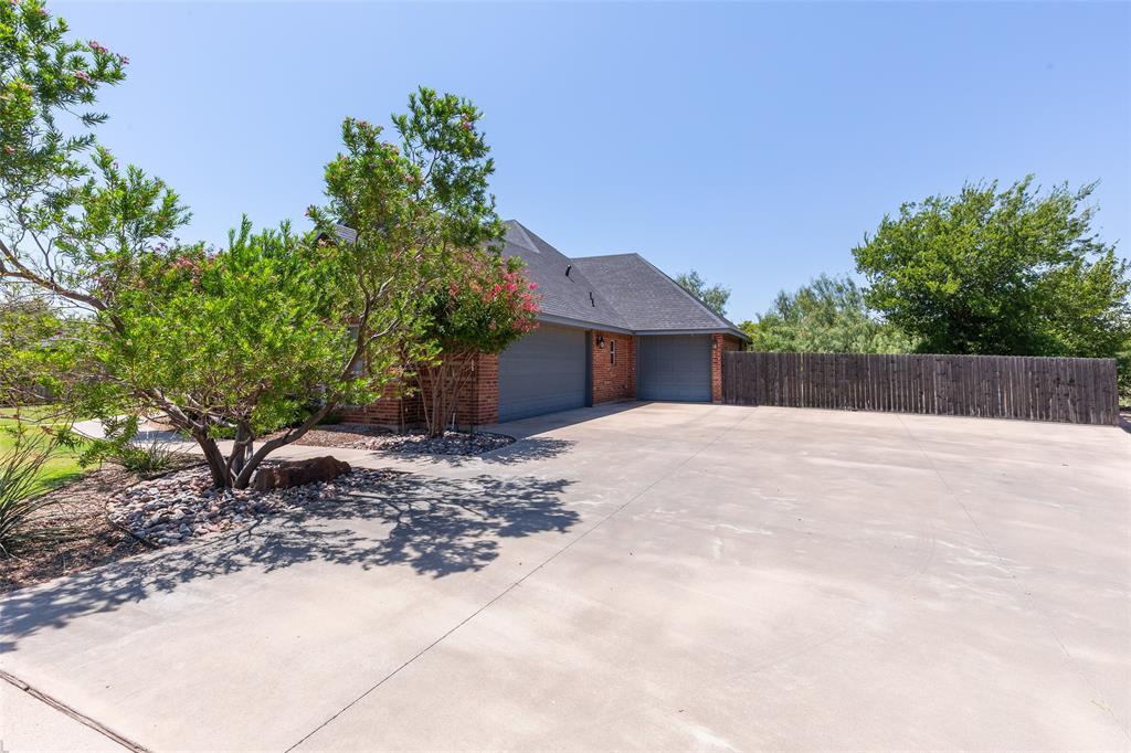 1418 Roadrunner Court Property Photo 2