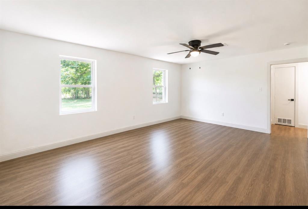 4504 Highland Lake Drive Property Photo 4