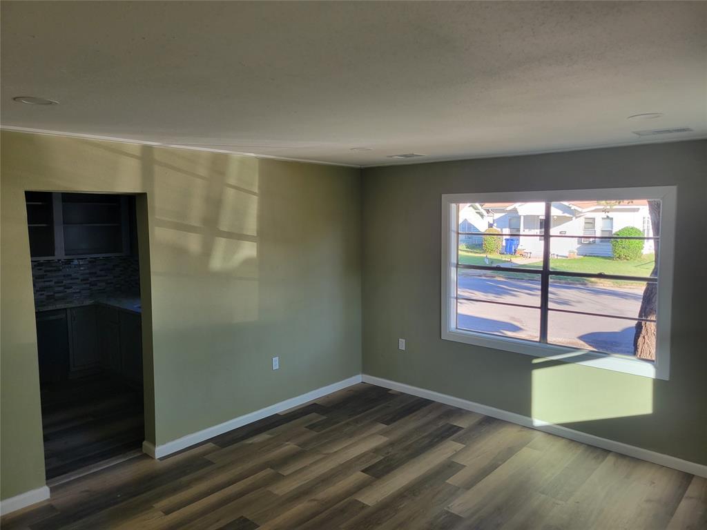1618 2nd Street Property Photo 4