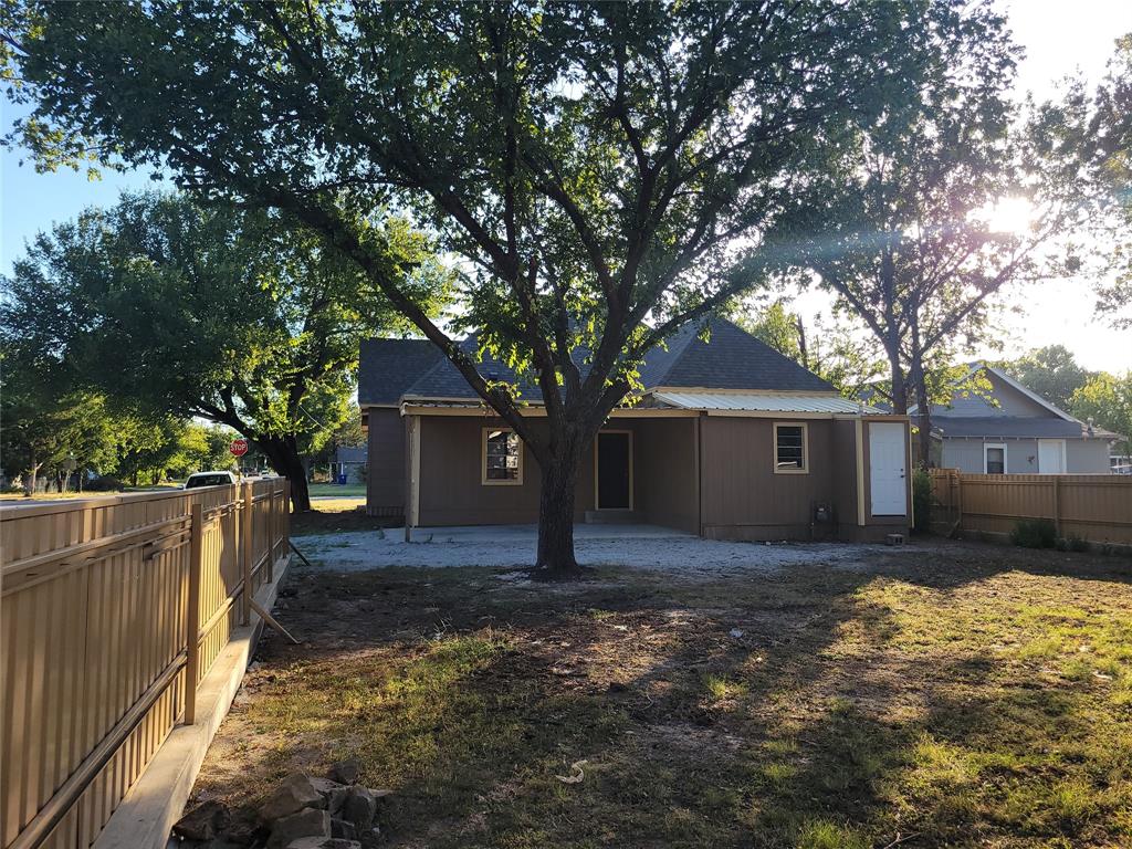 1618 2nd Street Property Photo 16