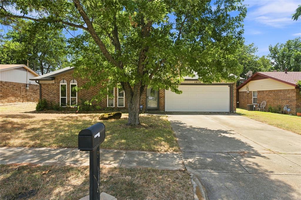 1912 Westover Drive Property Photo 1