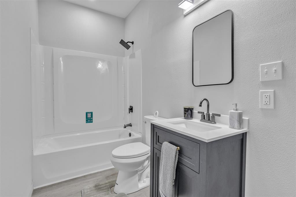 3711 County Road 3112 Property Photo 11