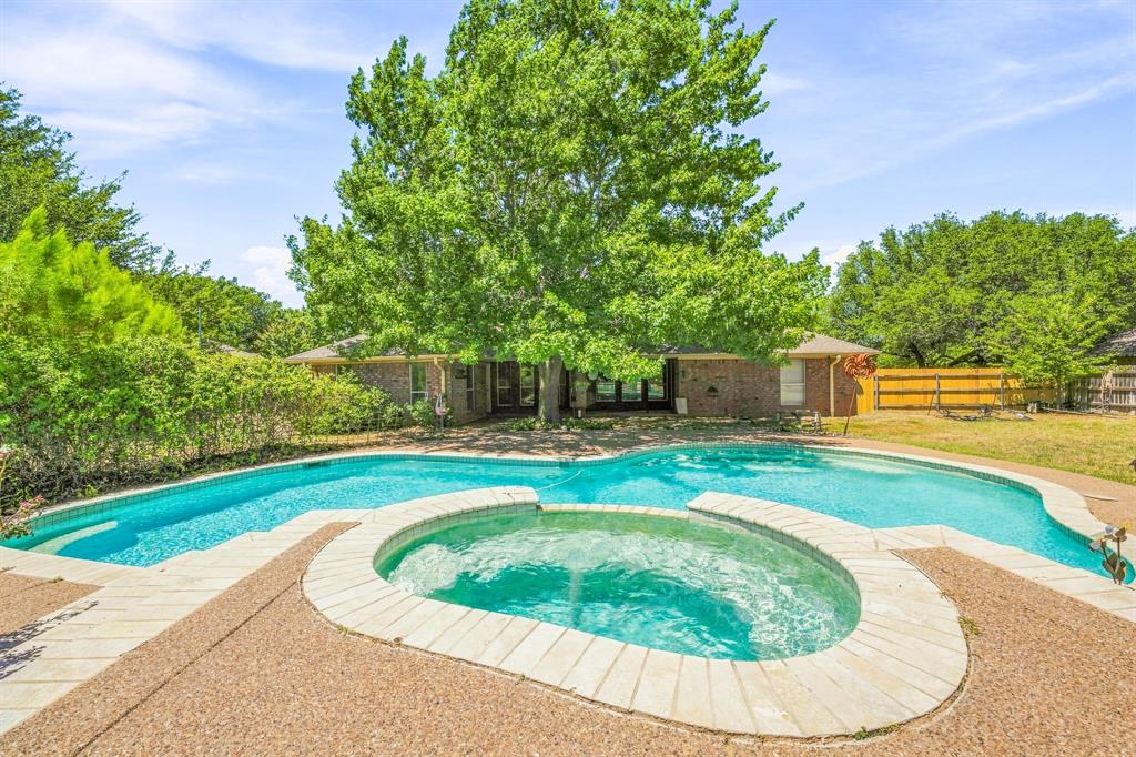 308 Tanglewood Trail Property Photo 32