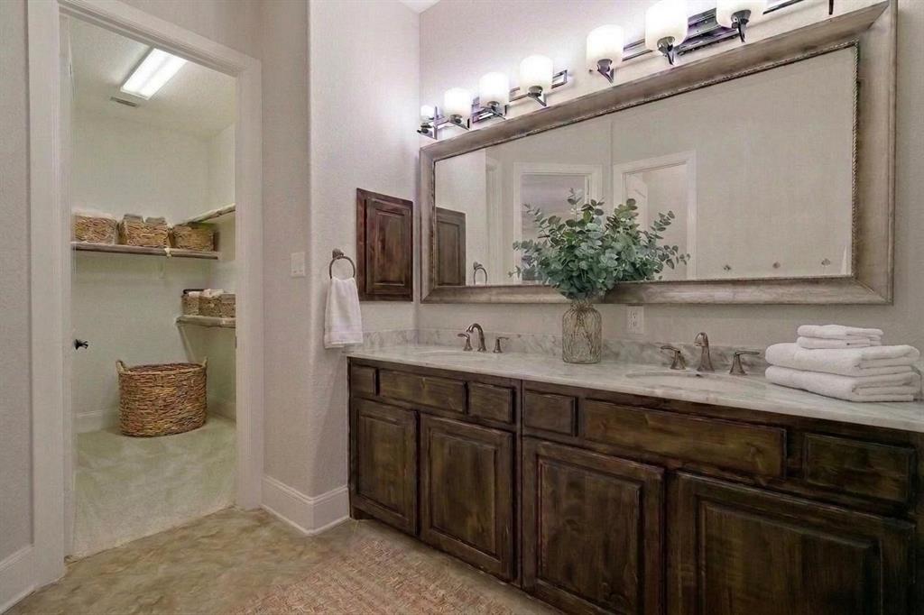 2508 Case Castle Court Property Photo 14