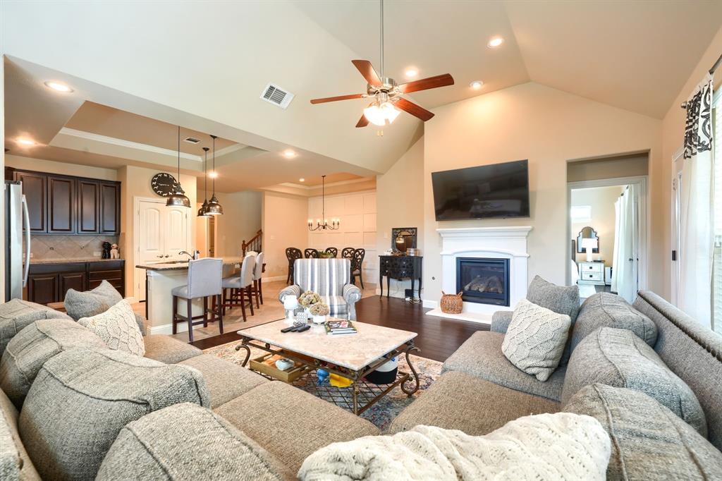 2406 Lucerne Drive Property Photo 14