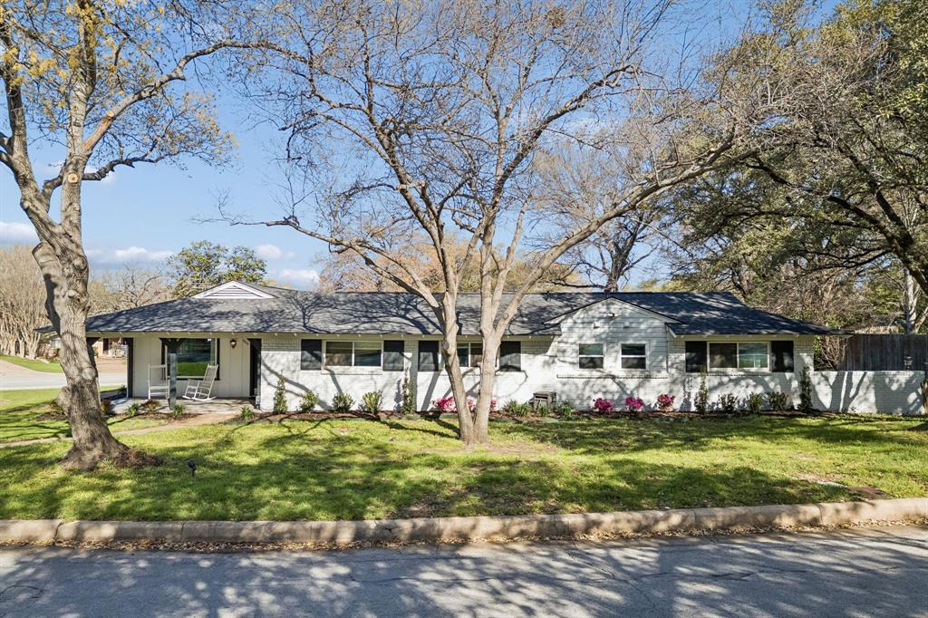 1828 Ems Road Property Photo 1