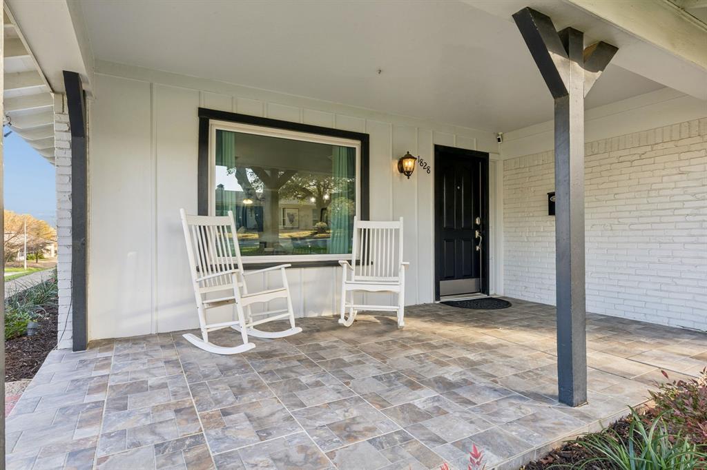 1828 Ems Road Property Photo 4