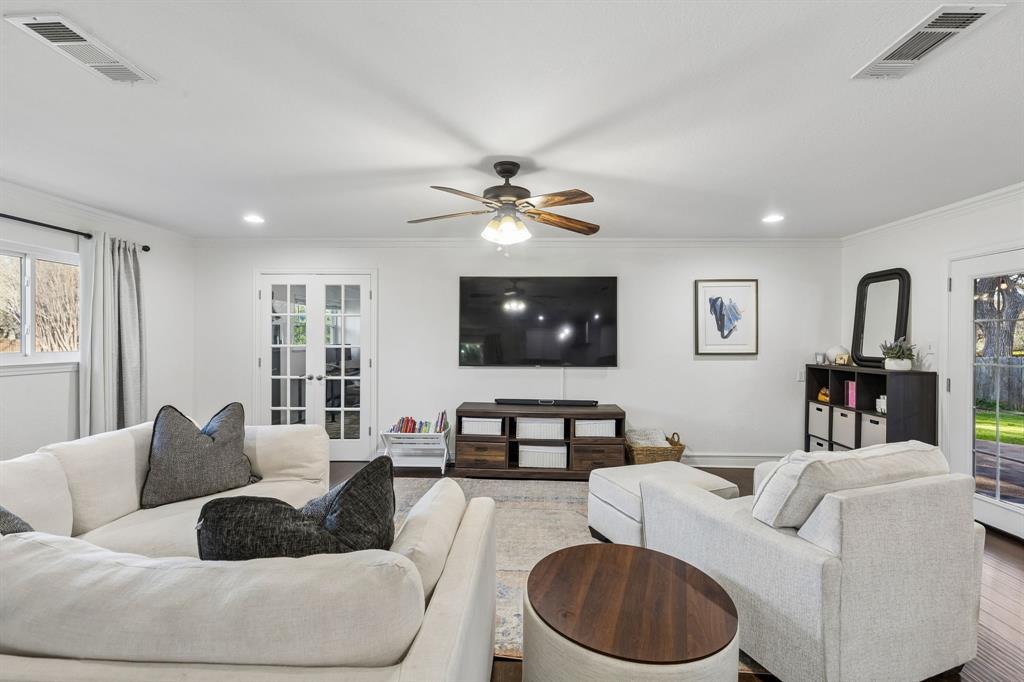 1828 Ems Road Property Photo 8