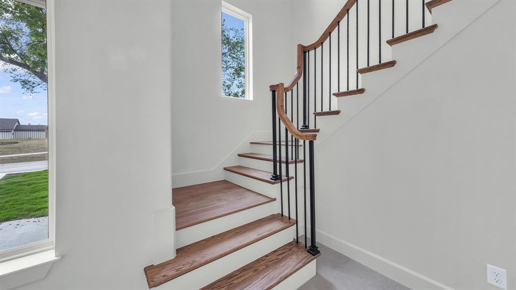 208 Park Villa Lane Property Photo 6