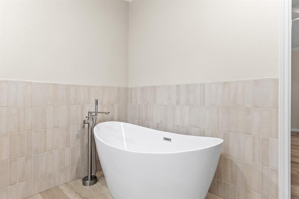 4514 Circle C Drive Property Photo 3