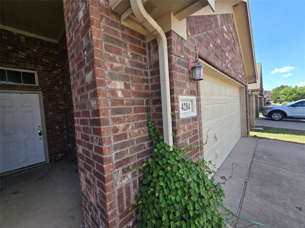 4204 Sapphire Lane Property Photo 11