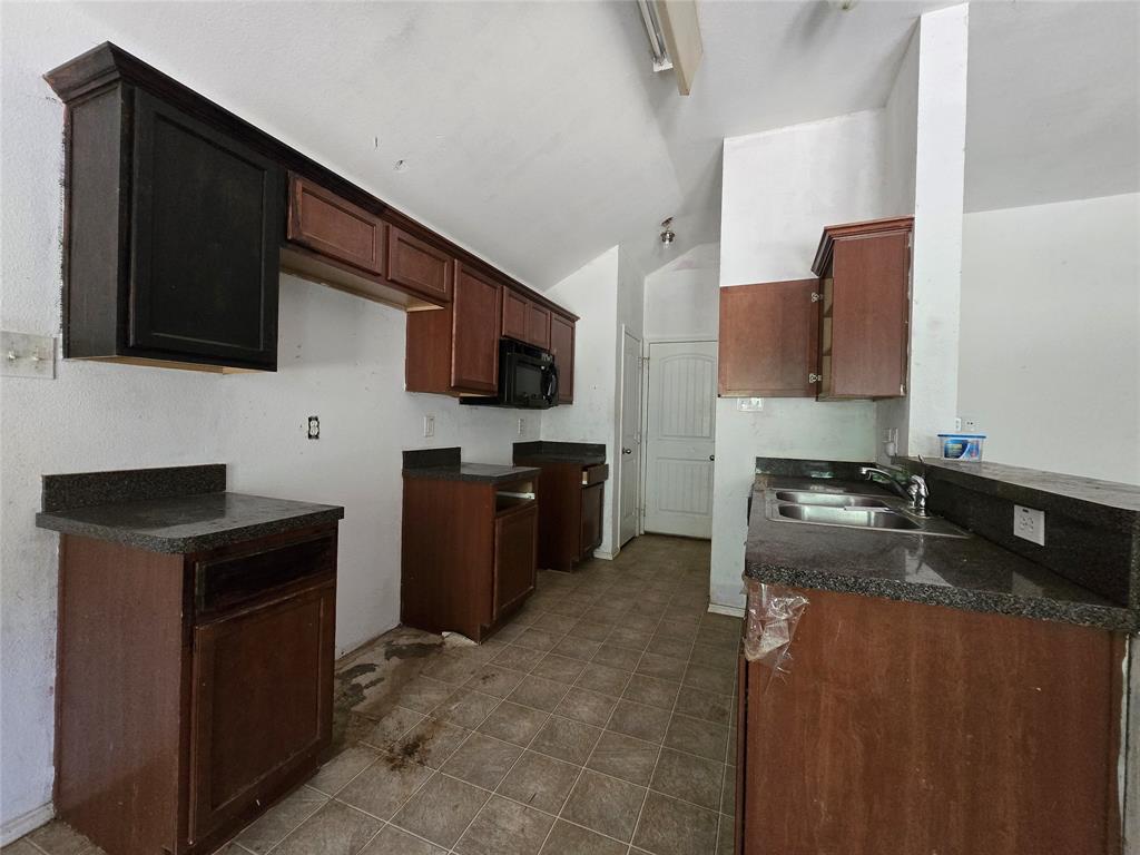 4204 Sapphire Lane Property Photo 18
