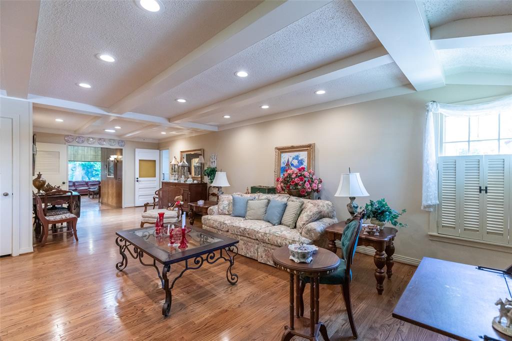 1334 Santos Street Property Photo 4