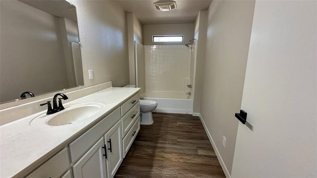 2417 Highway 569 Property Photo 8