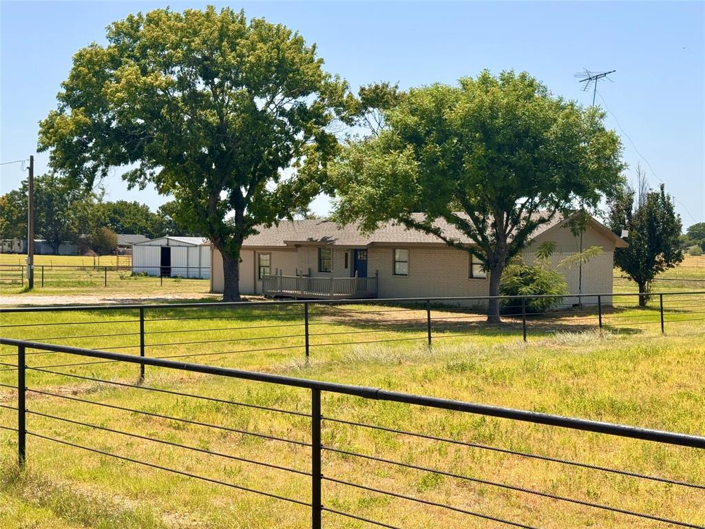 207 County Road 3214 Property Photo 1
