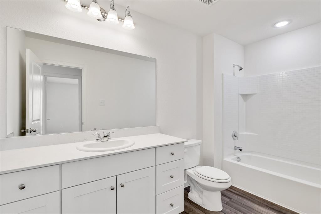 795 Yorkshire Drive Property Photo 27