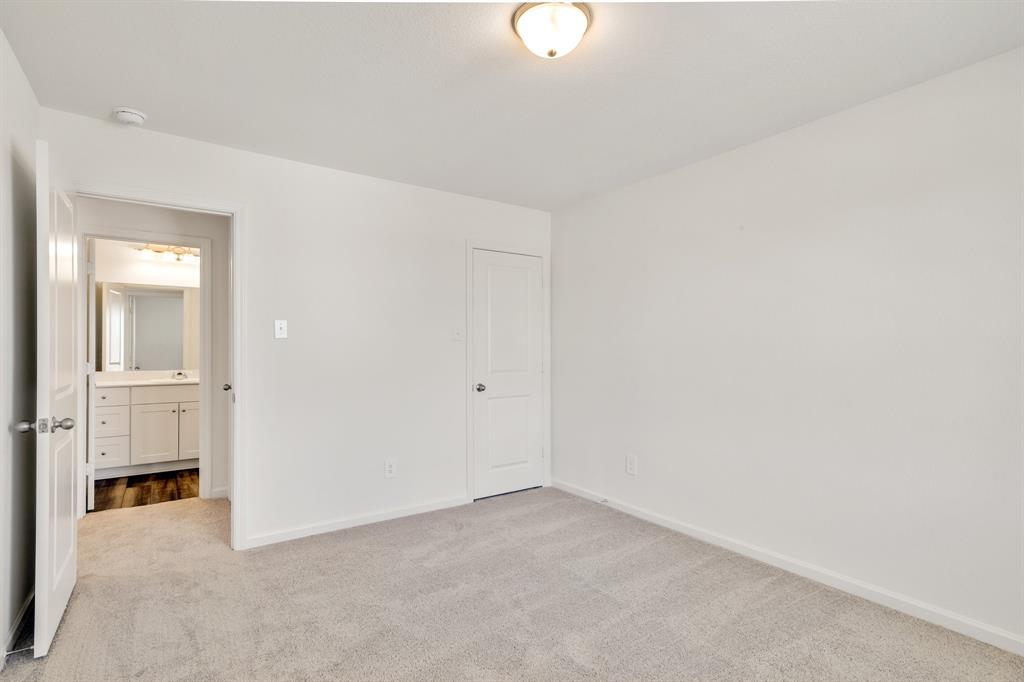 795 Yorkshire Drive Property Photo 29